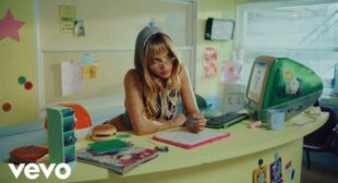 Si Antes Te Hubiera Conocido (English Translation) Lyrics – KAROL G