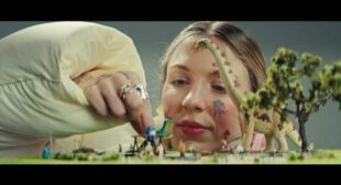 Lyrics of Party Song