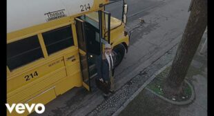 Lyrics of I Love America And She Hates Me Song