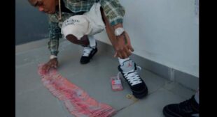 Lyrics of OTRO SISTEMA Song