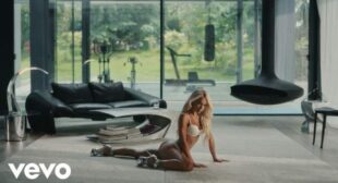 Lyrics of PRINCESS OF POWER Song