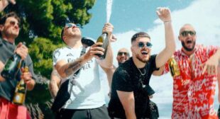 Lyrics of 놀이터 (Do you remember?) Song