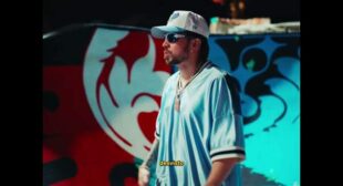 Lyrics of Elegancia Song