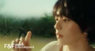 Lyrics of 소년, 무대 위로 넘어지다 (The Little Star) (Intro) (English Translation) Song