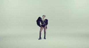 Noviembre (English Translation) Lyrics – Kidd Voodoo