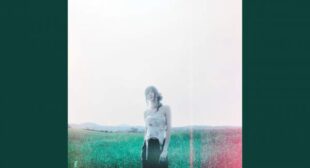 Moonstruck love (English Translation) Lyrics