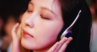 Lyrics of White Wine (English Translation) Song