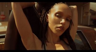 Lyrics of Cheap Hotel Song