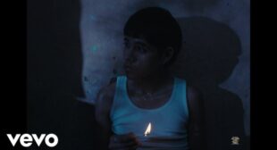 Gil (English Translation) Song Lyrics