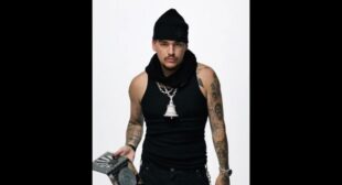 Lyrics of Messy Song