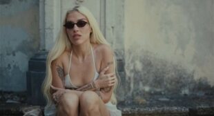 Lyrics of LA DE DIOS Song