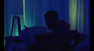 Lyrics of ชอบก็บอก (Feel Like Me) Song