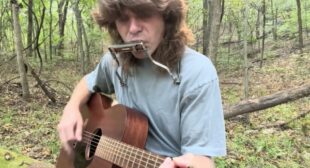 Lyrics of Mă suni noaptea pe la 3 Song