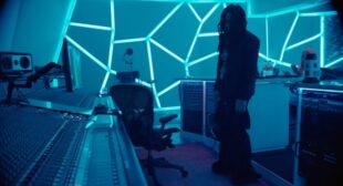 Lyrics of Cant Count Me Out Song