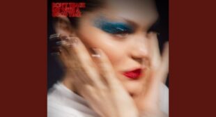 Lyrics of COMPLICATED Song