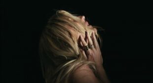 Destiny Lyrics – Ellie Goulding