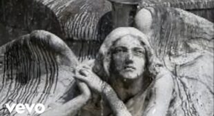 Lyrics of LACRIME E SORRISI (English Translation) Song