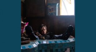 Les monstres (English Translation) Song Lyrics