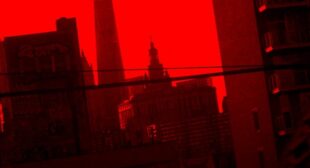 Lyrics of Trăim ca Vedetele (HAWANA) Song