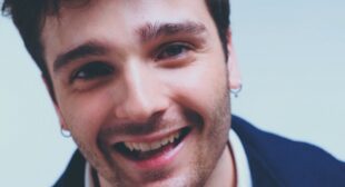 Estrelles Song Lyrics