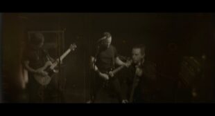 Lyrics of Playing Aces Song