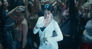 Lyrics of Golden Idol Song