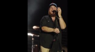 Lyrics of Sleepless in a Hotel Room Song