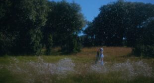 첫e��이 오e�� 그e�� 거기서 e��e�� (Loving You!) Song Lyrics