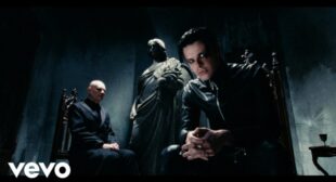 Zombie (Ft. The Smushing Pumpkins) Lyrics