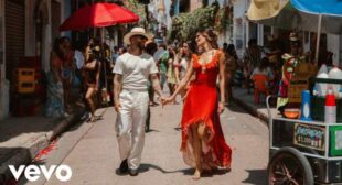 BRONCEADOR (English Translation) Song Lyrics